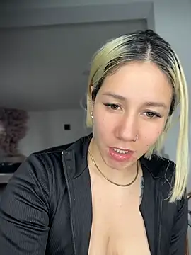 [29 Jul 18:55] Private Show - vídeo de la modelo de cam Noah_Tm
