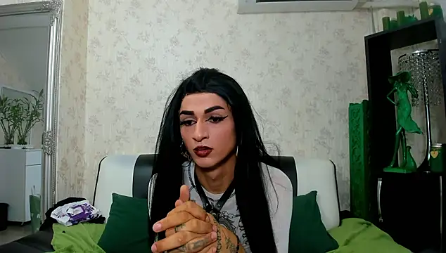 energy girl – видео вебкам-модели HotIris