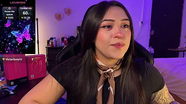 [11 Oct 04:22] Private Show – video od webkamerové modelky Lilyhotson