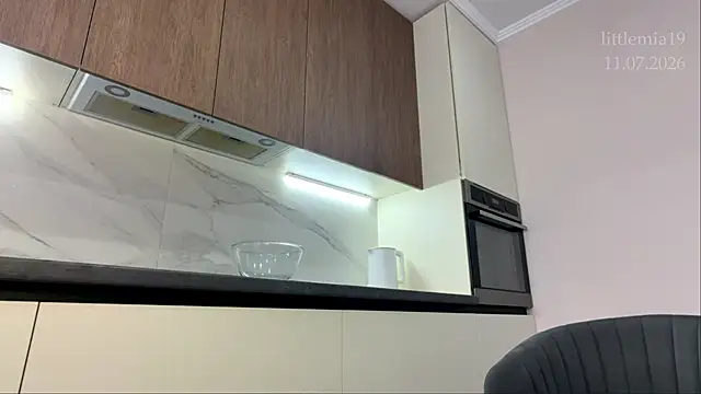 • COOCKING STREAM MOMENTS •