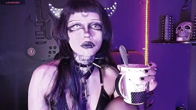 sexy hell! - فيديو من yue__eclipsa موديل الكام