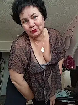 [27 Jul 09:03] Private Show naked in shoes. NIPPLE clamps.Play tits - video by LedyEva cam model