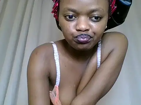 Streap tease and riding a dildo – video od webkamerové modelky Sexy_slurt