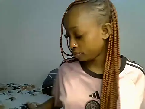 cu - فيديو من PetiteNoirrr موديل الكام