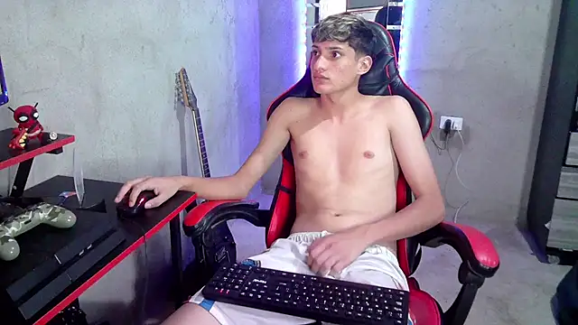 DANCE SHOW AFTER CUMSHOT AFTER EATING IT - video by Pablito_Junior11