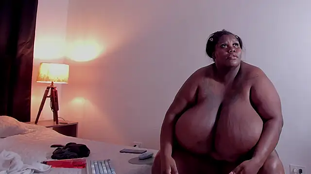 play my body - Vídeo de EvelynBlak1, modelo de vídeos