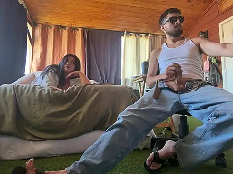 [21 Jul 16:46] Private Show – video modela na kameri SierraxRuben26