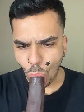 LatinBearX – Popularny filmik modela sprzed kamerki 9713