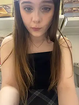RIGHT IN THE STORE??? CUMMING SO BAD - video by Lunabelle_ cam model