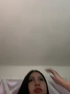 My friend and I naked My friend walking and I filming her ass up close – video af zoe_669 cam-model