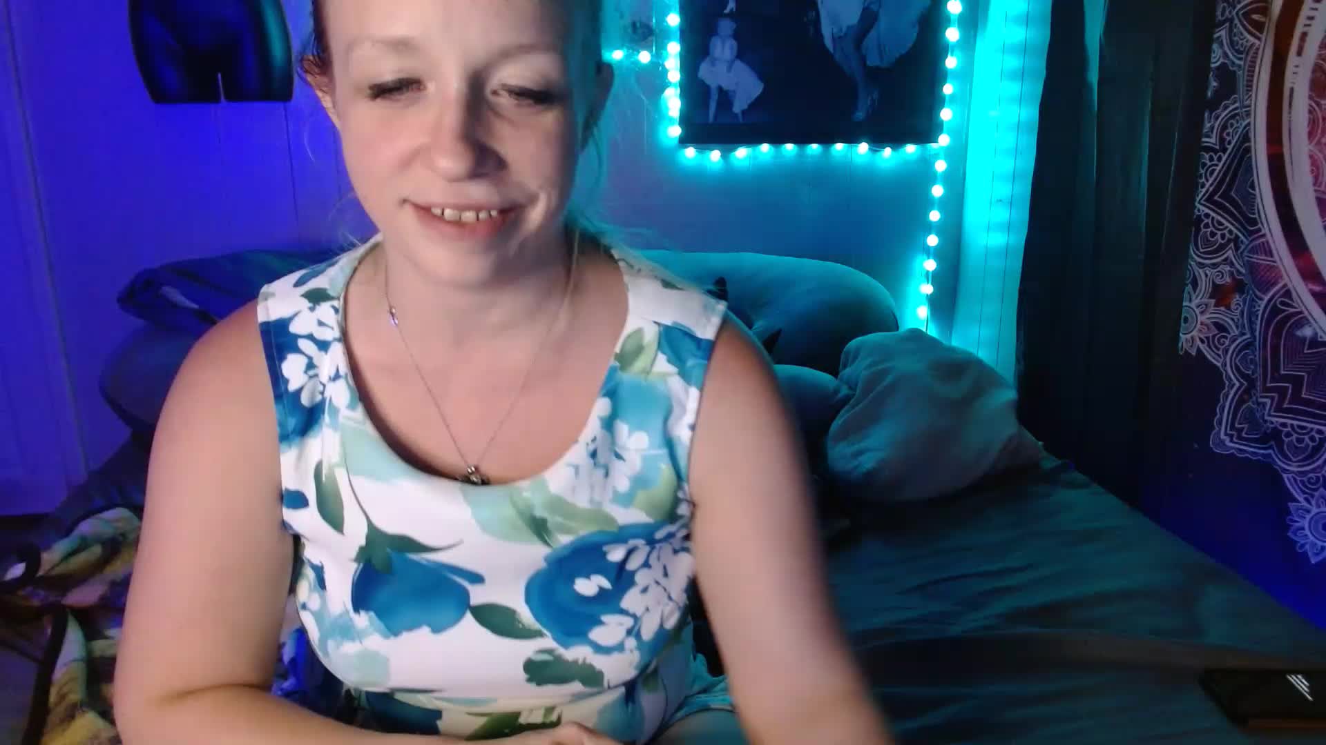 [1 Jun 20:17] Private Show - vídeo de la modelo de cam XxMs_StarzxX