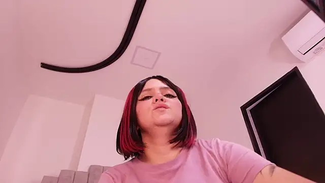 Another hot moment! Don´t miss mi big nips blusshed 🍅