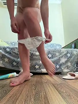 4 fingers in pussy m m m - video by InnocentDevil_ cam model