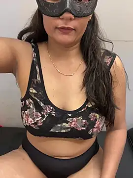 FULL NUDE