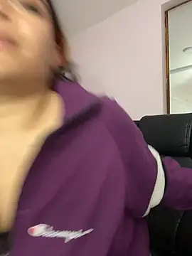 fingers in my pussy 😋