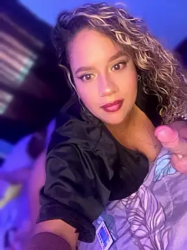 🍌💦😈 – video modela na kameri AnnieSinclair