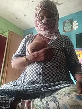 One Boobie - فيديو من Desi_beautiful موديل الكام