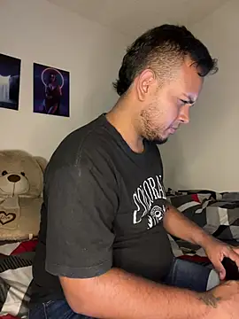 MASTURBATE WITH MY HOLE BABY😈