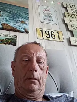 Private wank and cum - video by degsyjohn cam model