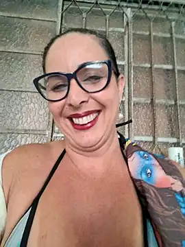 I am caressing my breasts and myself while lying down. - video regina475 kameramallilta