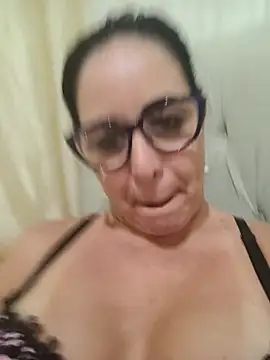 I masturbated and fingered my pussy. – video od webkamerové modelky regina475