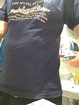 Flash cock plug and spreqd olive ass - Vídeo de BigSilkCock, modelo de vídeos