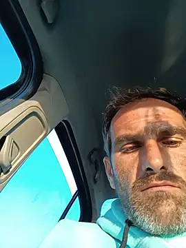 Quick cum in car - clip cu Peshtic20 model videochat