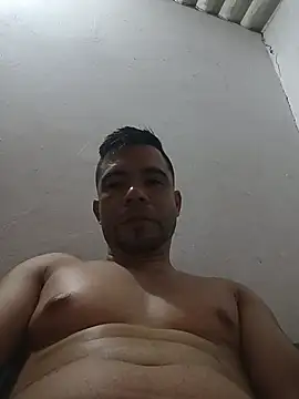 [25 Aug 22:46] Public Show