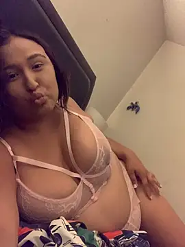 [12 Aug 03:37] Public Show - vidéo du modèle de showcams bbwbelle