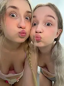 🧃two cutiepie🧃 - vídeo de la modelo de cam LollyPollly