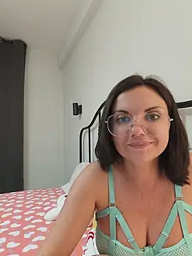 Spy Show - video by Diamond_Monna cam model