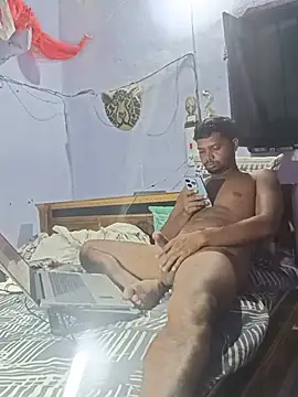 [28 Aug 23:00] live playback – video od webkamerové modelky your_couplee