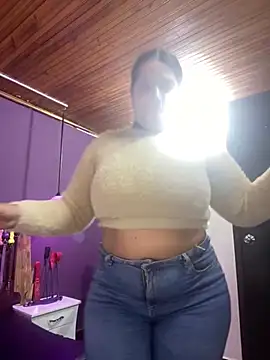 Shake ass in jeans
