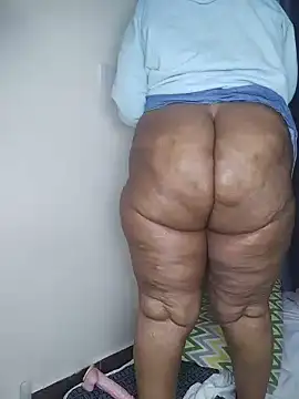 Seee big ass – video modela na kameri Lesky775