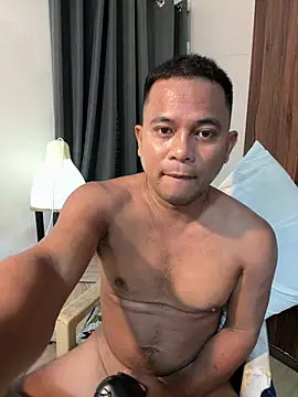 [5 Sep 00:02] Public Show - Sensualcharlie adlı kamera modelinin videosu