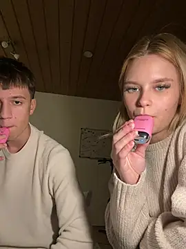 First B/G Stream Blowjob + he cums in my face 😳💦😈－カメラキャストのYoungGermanKiki18の動画
