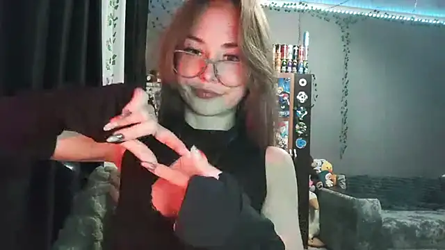 [29 Aug 20:46] Private Show - video by KiraLivee cam model