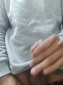 [26 Aug 16:25] Public Show - video av pablo202631 cam model