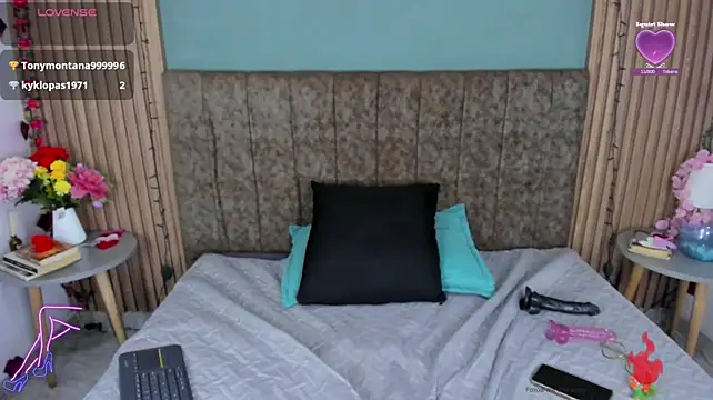 [21 Sep 17:48] Private Show - video di Luna_Celeste__ modella di cam
