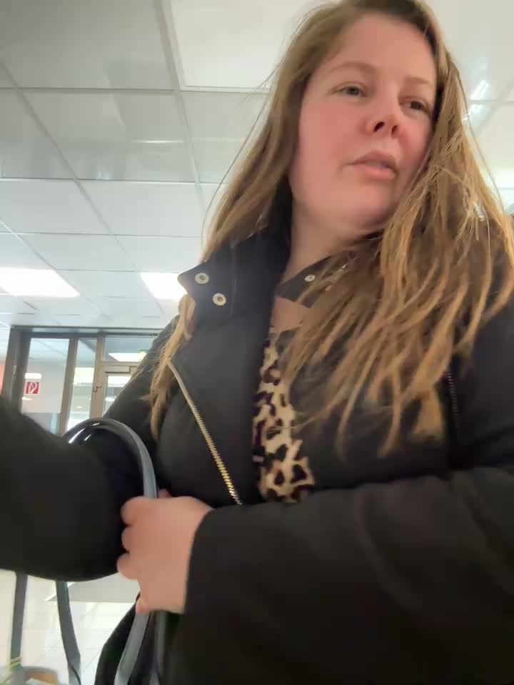 Auf geht’s zum Solarium - Video von BootyLola Cam-Model