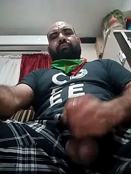 [14 Sep 23:51] Public Show – video modela na kameri Akillesva