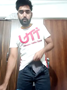 [12 Sep 19:41] Private Show – video od webkamerové modelky dhruvplayboy