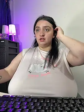 TITFUCK AND SUCK NIPPLES - video aliceayres797 kameramallilta