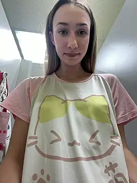 Playing naked pussy \ Barefoot close to cam 🚽 👣 💦