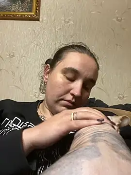 [19 Sep 21:29] Public Show - clip cu vndertherxysvn model videochat