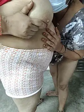 Both Nude - vídeo de Aadikijaan modelo de câmara