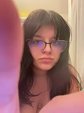[19 Sep 17:16] Public Show - video di CurvyAngelAutumn modella di cam