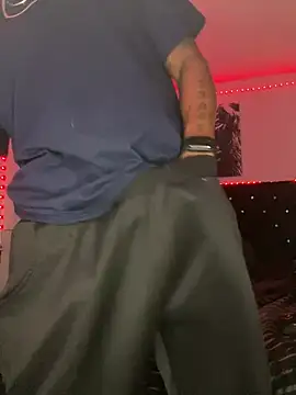 Private Show - video di BigDaddyDy modella di cam