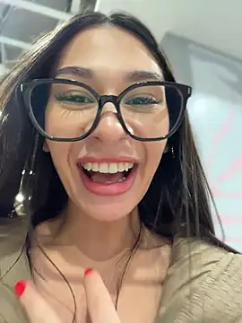 risky WALK TOPLESS🍒🍃 right behind stranger in the mall😱 (I was noticed😰) - Aria51-এর ভিডিও