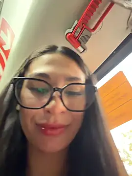 show naked ass in the bus🍑🚌 - 視頻來源: Aria51